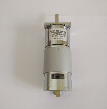 Mikro četkasti DC motor s reduktorom, model 42GAF-775, kvadratni poklopac