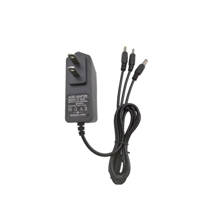Višestruko napajanje i kabel za napajanje za usmjerivače, set-top kutije, monitore, audio opremu i DVD uređaje