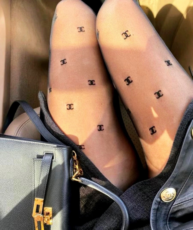 Bijele najlonke s velurskom teksturom i slovima – prozirne tanke za proljeće i jesen, seksi Lolita stil