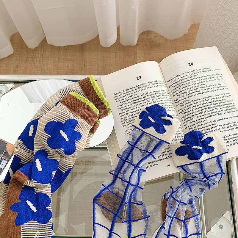Ženske ljetne tanke čarape Klein Blue s cvjetnim uzorkom, do polovine potkoljenice, prozirne s kristalnim effektom, INS stil