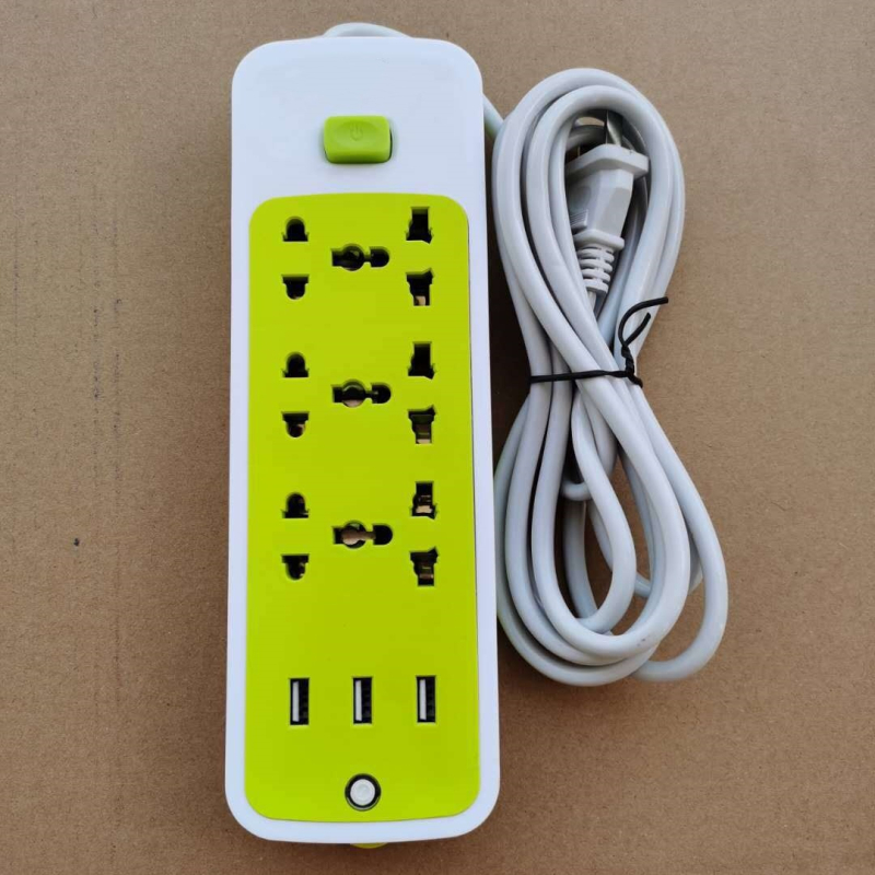 Univerzalna USB utičnica s britanskim standardom i europskim utičnicama