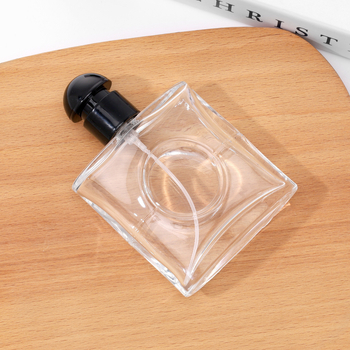 Üveg parfümös üvegek 50 ml és 75 ml, csattal záródó kupak, permetező fej, újratölthető üres mintákhoz