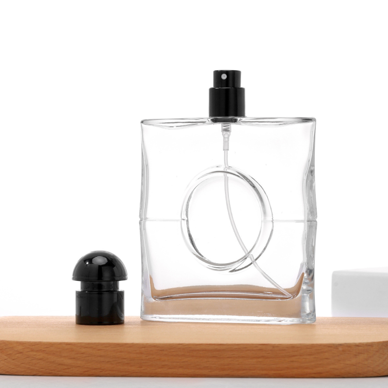 Üveg parfümös üvegek 50 ml és 75 ml, csattal záródó kupak, permetező fej, újratölthető üres mintákhoz
