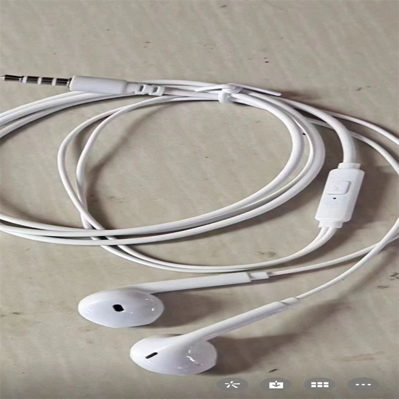 Žične in-ear slušalice s 3,5 mm priključkom, ugrađeni mikrofon i upravljanje na kablu, univerzalne za pozive
