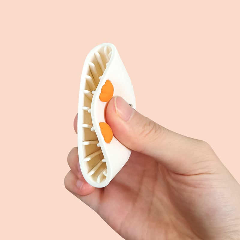 Силиконова четка за почистване на яйца