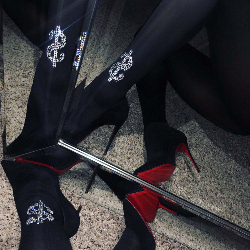 Inspirano kineskim čvorom, 120D neprozire tajice s rhinestones i motivom USD slova
