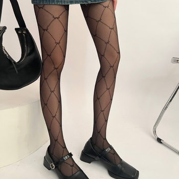 Ženske pantyhose u japanskom stilu s dijamantnim mrežastim križem i mašnicom, tanke jacquard tkanje, mliječno-bijela boja, proljeće-ljeto.