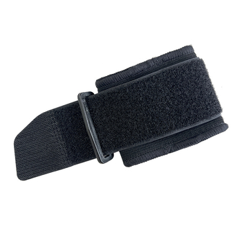 Tvornicki prilagođene fitness narukvice s Velcro kopčom i otisnutim logom, prozračne i podesive.