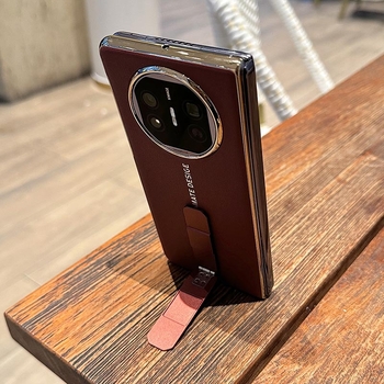 Carcasă Huawei MateX5 cu suport rotativ și capac posterior cu ecran pliabil, design 2 în 1 din piele netedă, finisaj electroplating, disponibil în roșu sau negru.