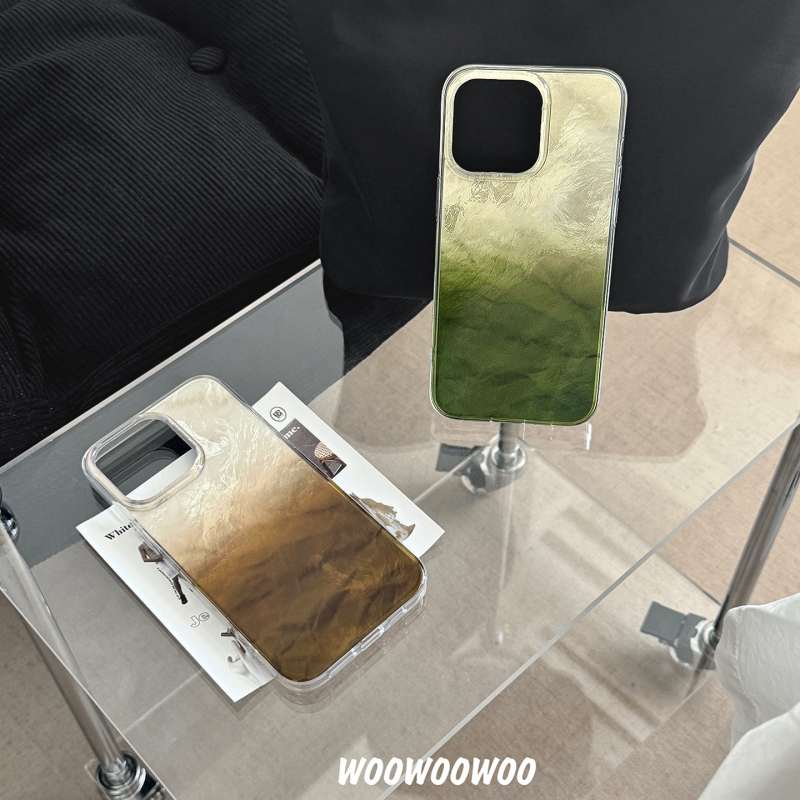 Kućište za iPhone 15 s gradientnom plisiranom folijskom teksturom, INS stil