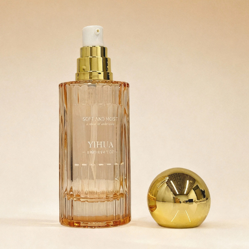 Luxus kozmetikai csomagolóüveg készlet: 100 ml-es pumpás lotion üveg és 50 g-os arckrém üveg.