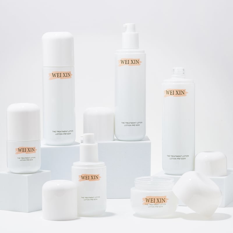 Bőrápoló készlet: víz alapú lotion, spray, esszencia, arckrém, üvegben lévő palack