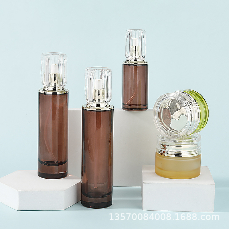 100 ml-es üveg kozmetikai készlet vízhez, emulszióhoz, esszenciához és krémhez egyedi szitanyomott logóval