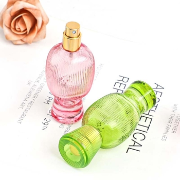 Színes üveg parfüm utántöltő palack csavaros kupakkal, hordozható, 30 ml/50 ml, üres palack szórófejjel