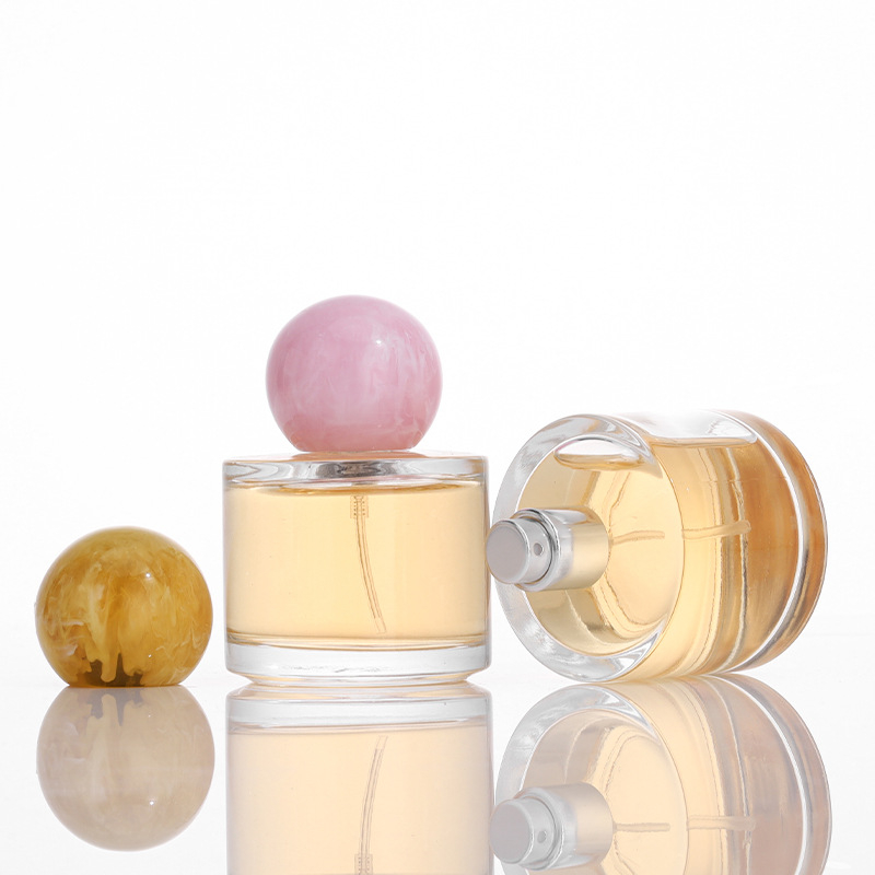 Parfümös üveg, üres, 50 ml, préselős kivitel, átlátszó permetező palack, kis kapacitás