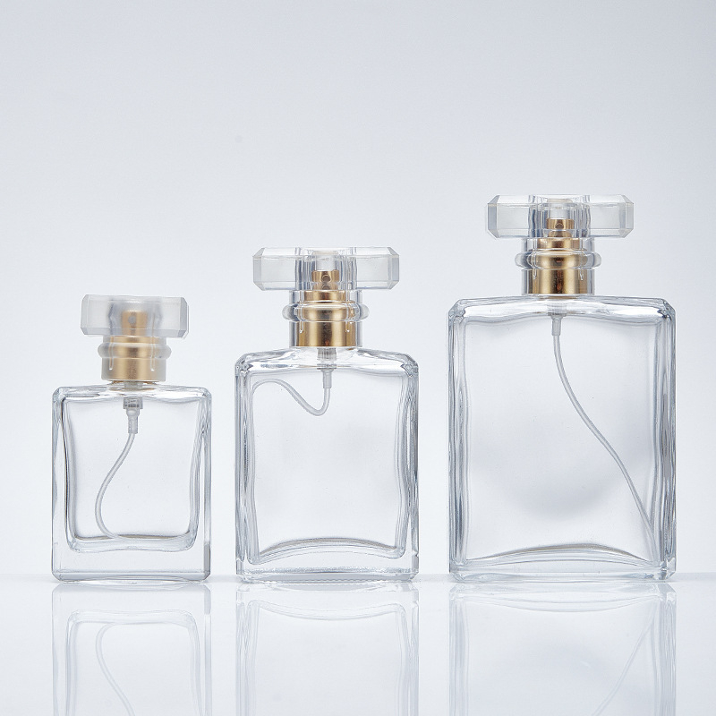 Négyzet alakú üveg autóparfüm számára – üres kozmetikai üvegek 30 ml, 50 ml, 100 ml nagykereskedelmi forgalomhoz
