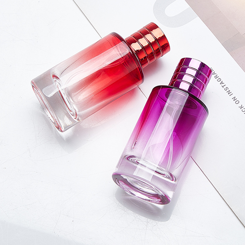 30 ml-es üveg parfümhöz csavaros kupakkal, üres hengeres üveg gradienteszínnel, átlátszó permetező üveg feltöltésre