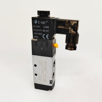 RV5211-06Q DC24V електромагнитен клапан EMC Yitainuo AC220V пневматичен управляващ клапан RV5211-06QE4