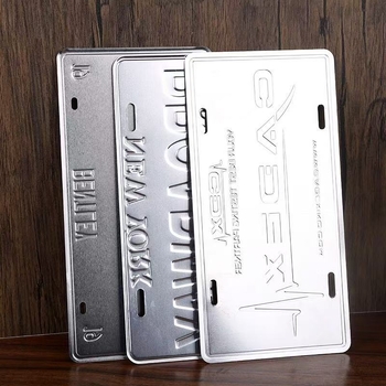 Dekorativne aluminijske registracijske tablice s ugraviranim logotipima i potpuno kolor otiskom