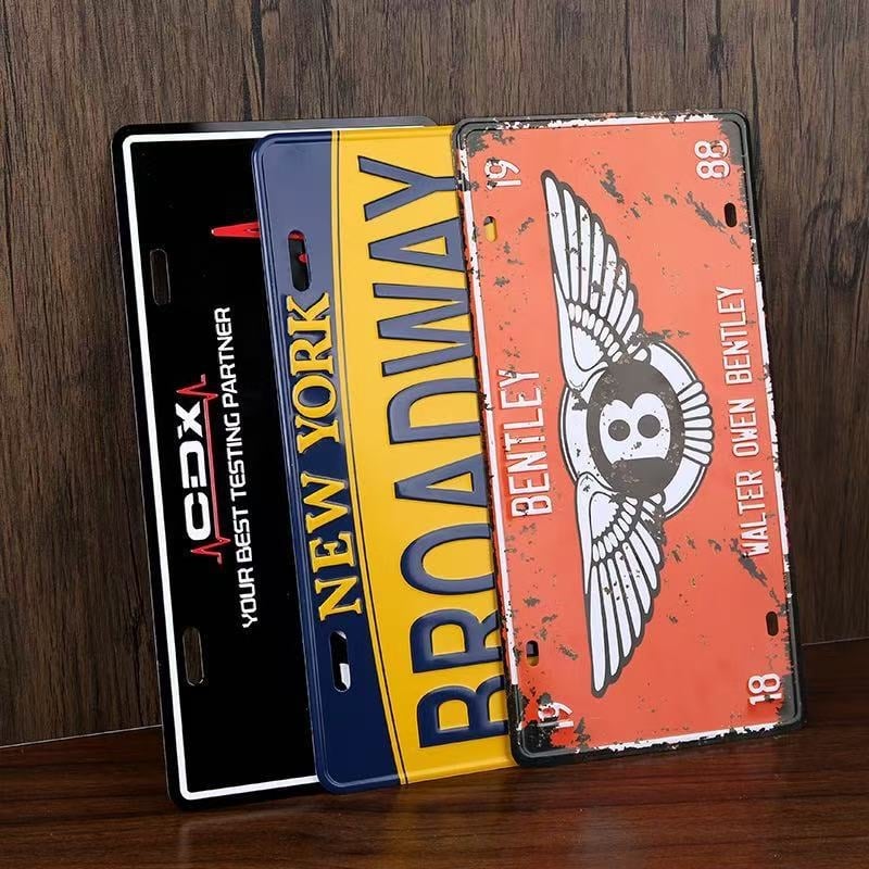 Dekorativne aluminijske registracijske tablice s ugraviranim logotipima i potpuno kolor otiskom