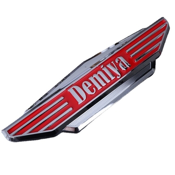 Siglă auto din plastic ABS, cu litere metalice imitate – design 3D concav-convex