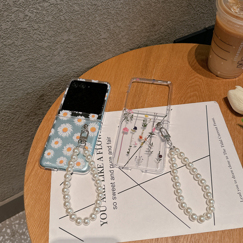 Carcasă de protecție Moto Razr 60 Ultra cu design floral pictat manual – margarete și viță de vie