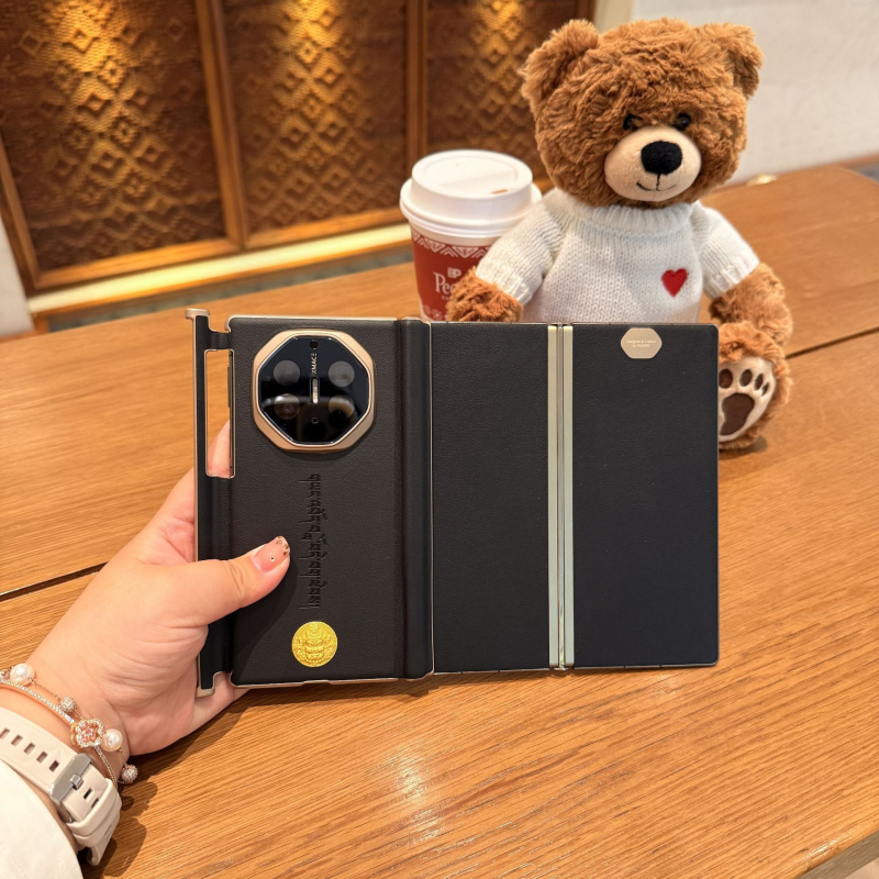 Huawei Mate Xs preklopna maska za telefon sa središnjom osi i zaštitom objektiva – novi model, žuti dizajn Boga bogatstva