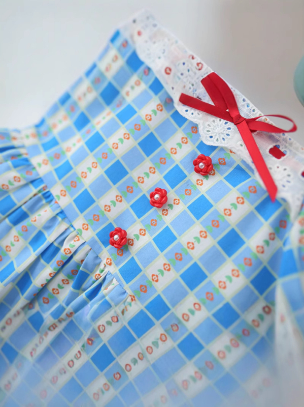Lányok nyári pamut ruhája, csipkével díszített szegély, kockás minta, puffos ujjak, A-vonalú szabás, hercegnő-stílus