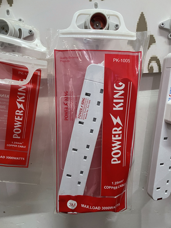 Produžni kabel s britanskim standardom utičnica i prekidačem