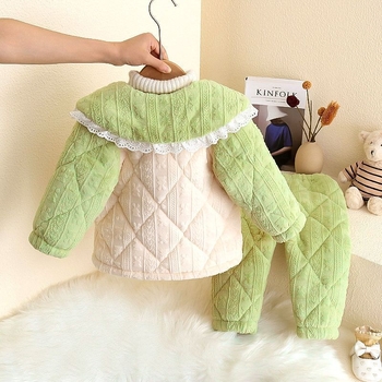 Lányok téli vastag pizsamái, háromrétegű quilt korall fleece anyagból, otthoni viselet gyerekeknek