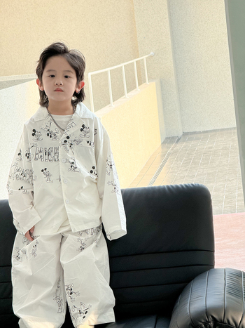 Yi Hong Clothing Gyerekeknek pamut pizsama készlet karikatúra mintával – hosszú ujjú felső és hosszú nadrág, 2025 tavasz