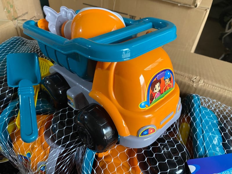 Set dječjeg plažnog automobila za igru u vodi i na pijesku, s lopaticom za pijesak, pješčanim satom, Cassia sjemenkama i plastičnom kanticom za plažu