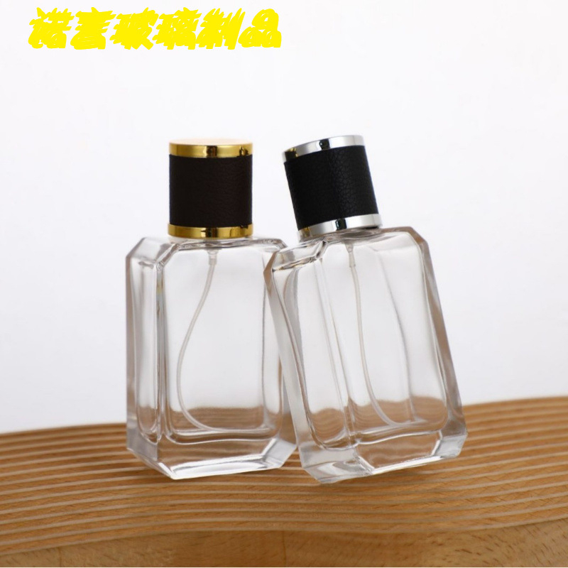 50 ml átlátszó üvegparfümös üveg bayonet záróval — elegáns, utazásra alkalmas permetező kozmetikumokhoz