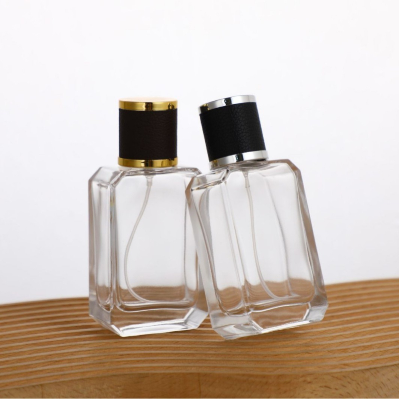 50 ml átlátszó üvegparfümös üveg bayonet záróval — elegáns, utazásra alkalmas permetező kozmetikumokhoz