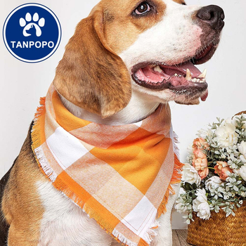 TANPOPO Kockás pamut kutyabandana, háromszög alakú sál