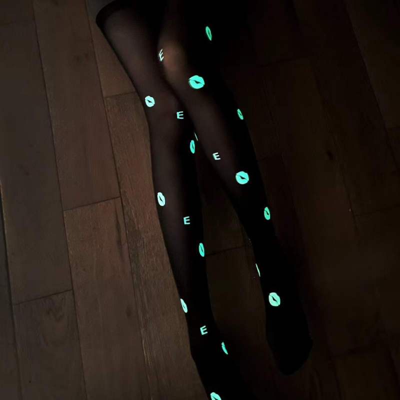Seksi svjetleće hulahopke s dizajnom usana za Halloween, crne