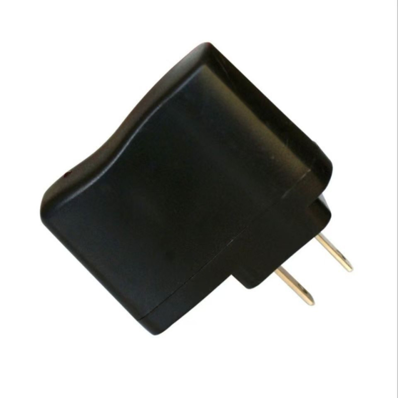 USB зарядно с променящ се цвят, 5V 1A, индикатор
