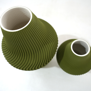 3D tiskana porcelanska vaza – minimalistički modern dekor za stol