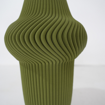 3D tiskana porcelanska vaza – minimalistički modern dekor za stol