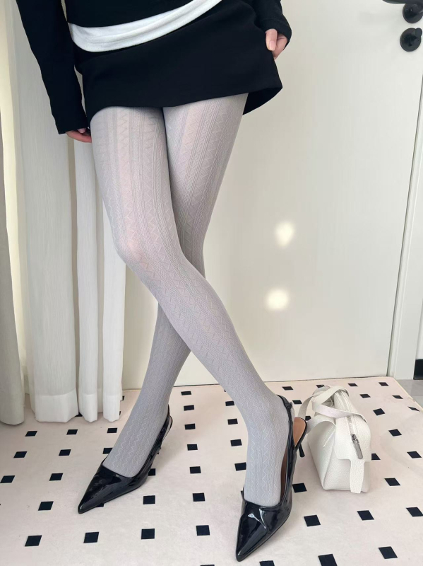 Ženske bijele velur pantyhose japanskog JK stila, valoviti uzorak, dimno siva boja, proljeće i jesen