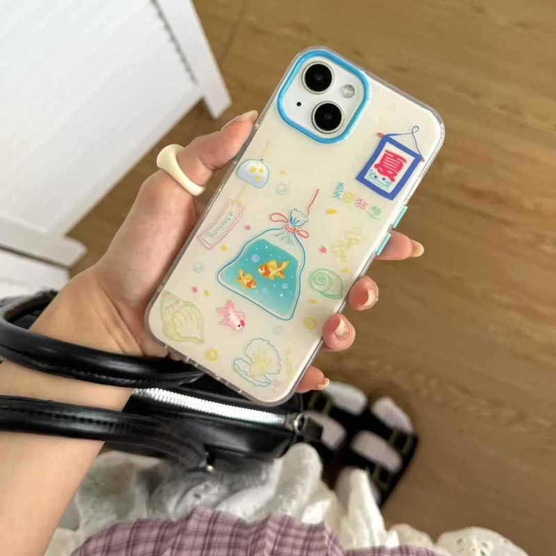 Minimalistický obal so zlatou rybou a gradientom pre iPhone 13/14/15/16 a 17 Pro Max