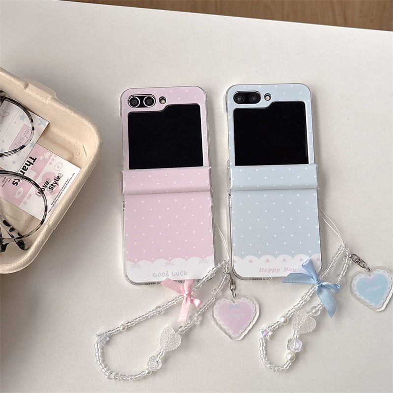 Carcasă dură cu buline bleu pastel pentru Samsung Z Flip3/4, Z Flip5/6 și Z Flip7