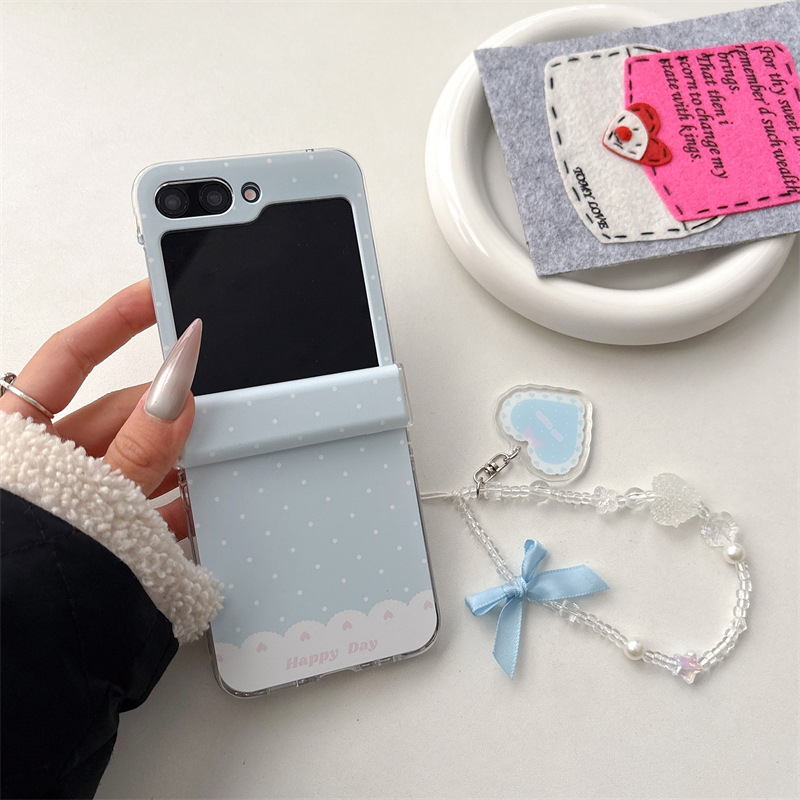 Carcasă dură cu buline bleu pastel pentru Samsung Z Flip3/4, Z Flip5/6 și Z Flip7