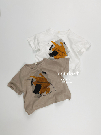 Nyári gyerekeknek készült rövid ujjú T-shirt absztrakt művészeti mintával, koreai stílusú felső