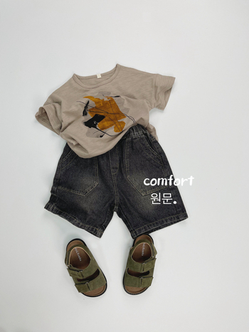 Nyári gyerekeknek készült rövid ujjú T-shirt absztrakt művészeti mintával, koreai stílusú felső