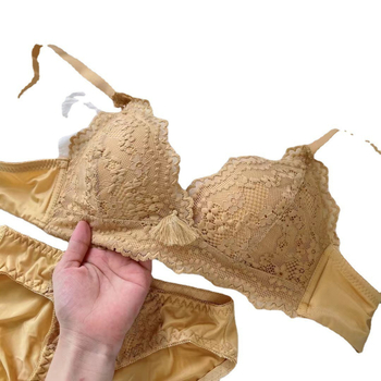 Seksi čipkasti grudnjak s trokutastim košaricama, bez žice, oblikujući set s push-up učinkom