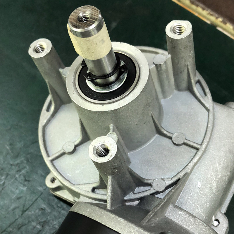 Fabricki prilagođeni visokoučinkoviti motor s reduktorom od 30 Nm i enkoderom, 500 W DC motor s trajnim magnetom