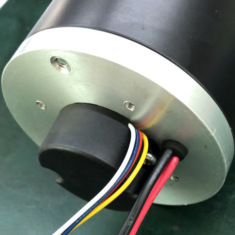 Fabricki prilagođeni visokoučinkoviti motor s reduktorom od 30 Nm i enkoderom, 500 W DC motor s trajnim magnetom