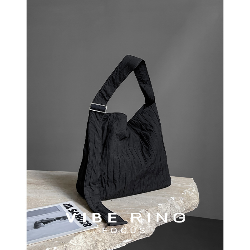Relaxed Life Tote torba – minimalistički ležerni stil, za svakodnevnu upotrebu, proljeće/ljeto 2025