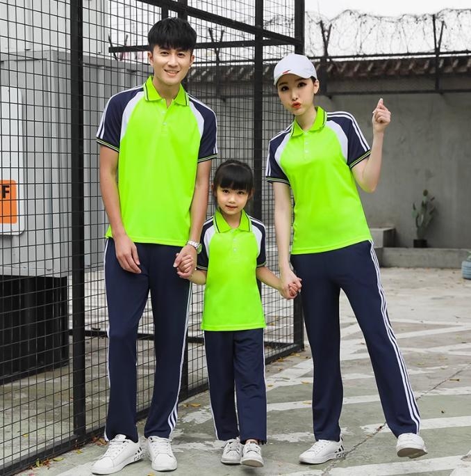 Prilagođeni set školskih uniformi s kratkim rukavima za srednjoškolce, kratka majica i hlače, ljetna odjevna kombinacija za otvorenje sportskog događaja